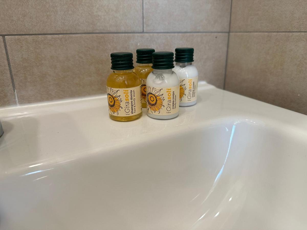 B&B Off Rooms And Relax ナポリ エクステリア 写真